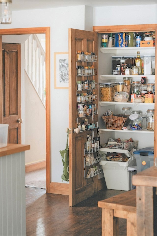 How to Organize Pantry Shelves